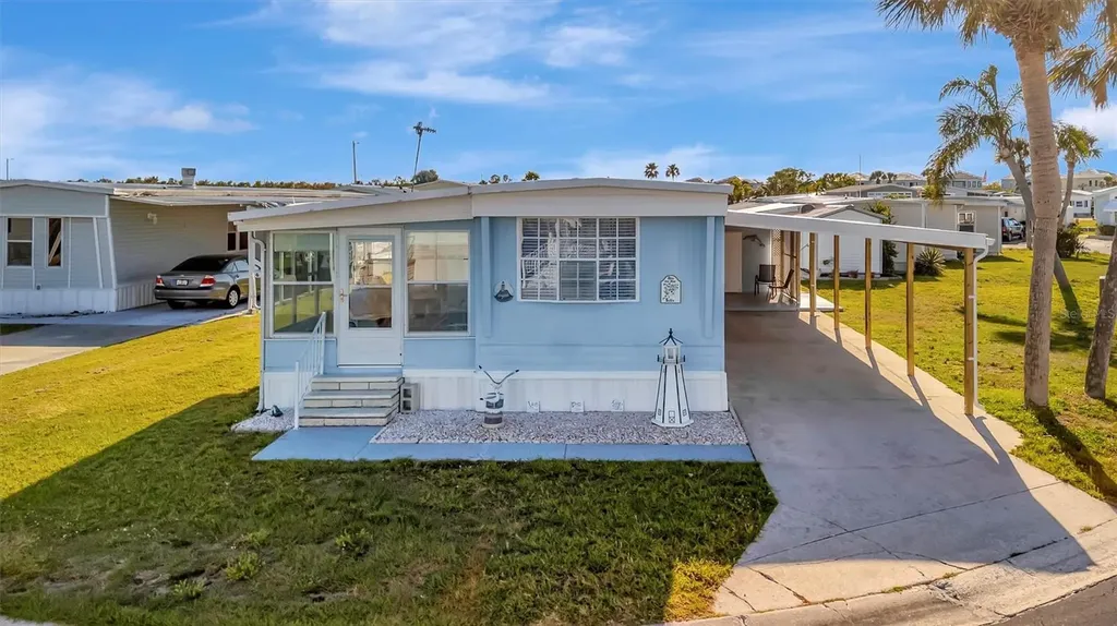 128 E Saint Johns Way Apollo Beach FL 33572