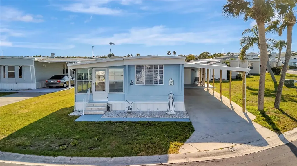 128 E Saint Johns Way Apollo Beach FL 33572