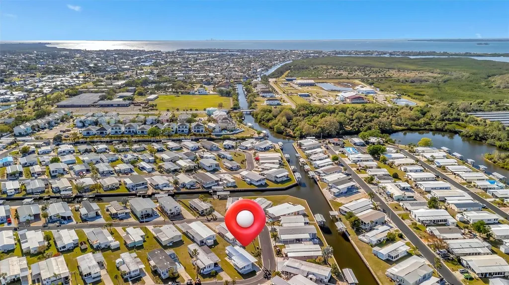 128 E Saint Johns Way Apollo Beach FL 33572