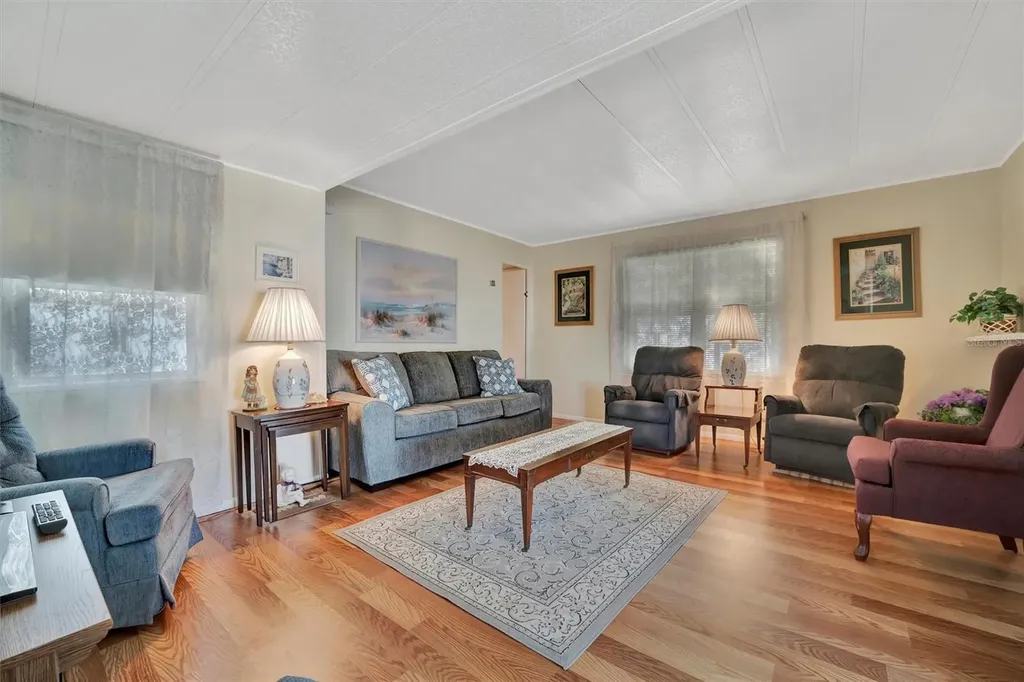 128 E Saint Johns Way Apollo Beach FL 33572