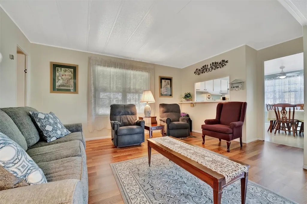 128 E Saint Johns Way Apollo Beach FL 33572