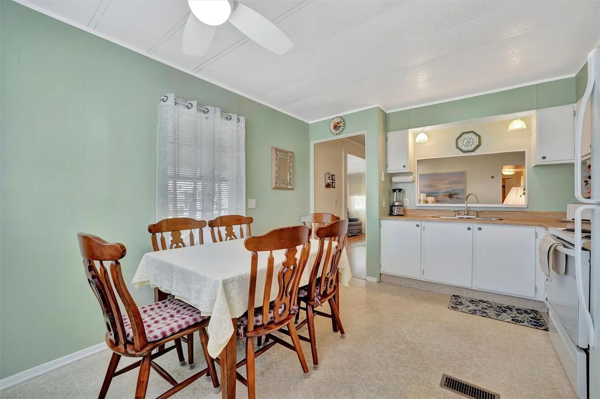 128 E Saint Johns Way Apollo Beach FL 33572
