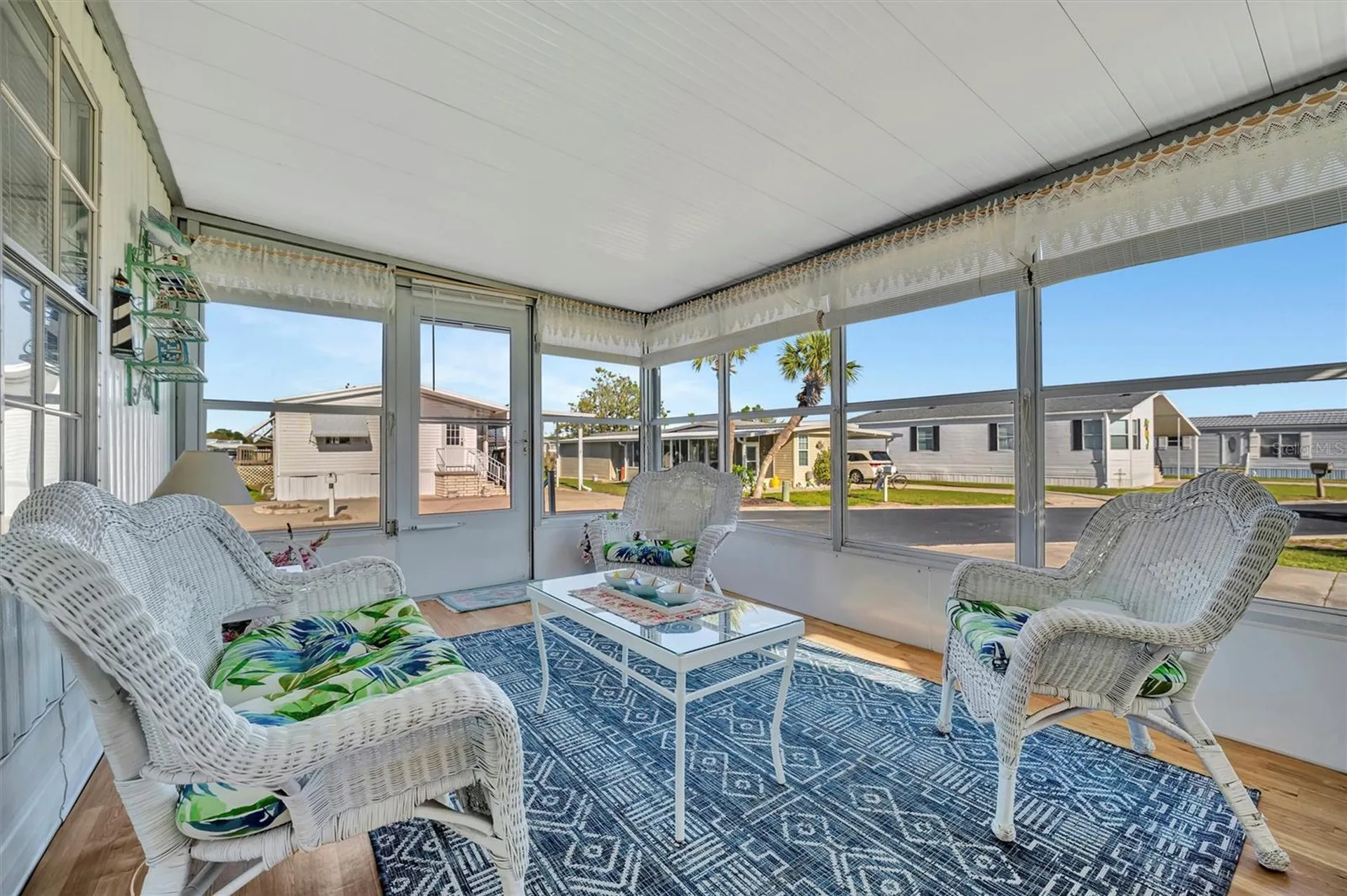 128 E Saint Johns Way Apollo Beach FL 33572