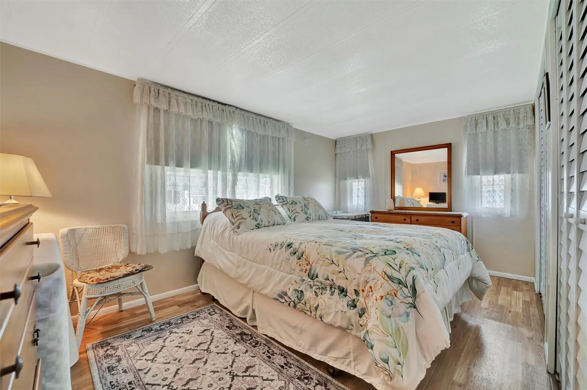 128 E Saint Johns Way Apollo Beach FL 33572