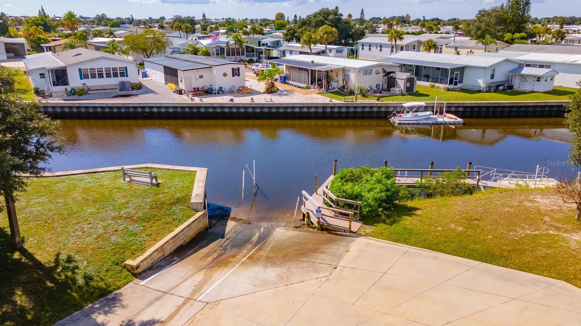 128 E Saint Johns Way Apollo Beach FL 33572