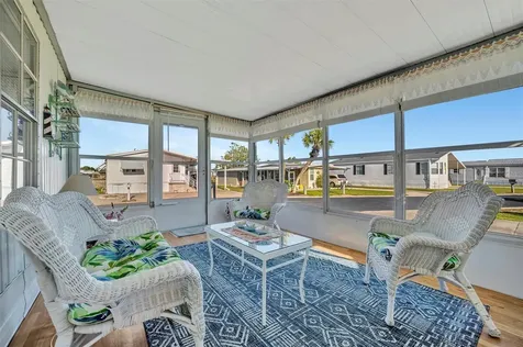 128 E Saint Johns Way Apollo Beach FL 33572