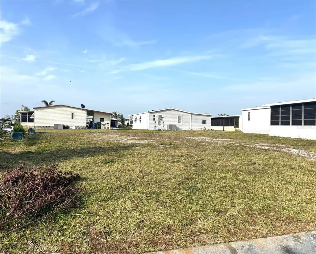 647 Los Altos North Port FL 34287