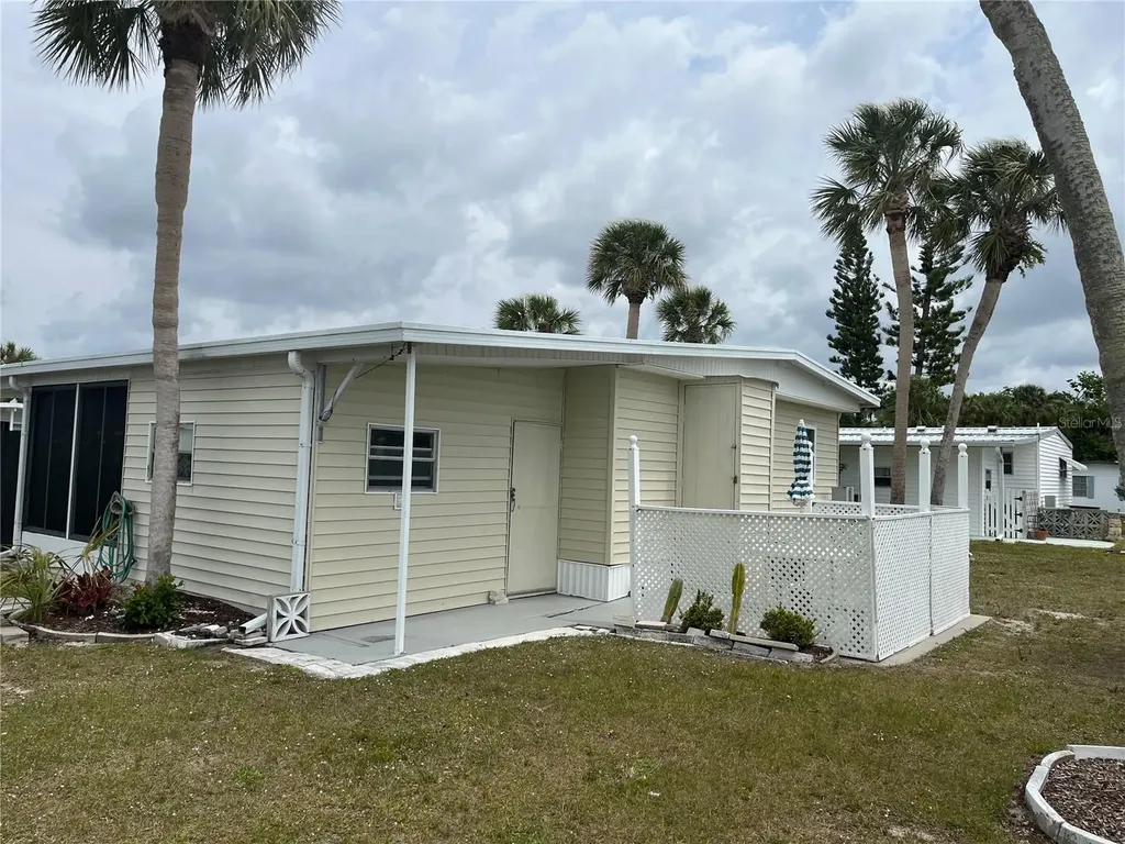 530 Via Veneto Venice FL 34285