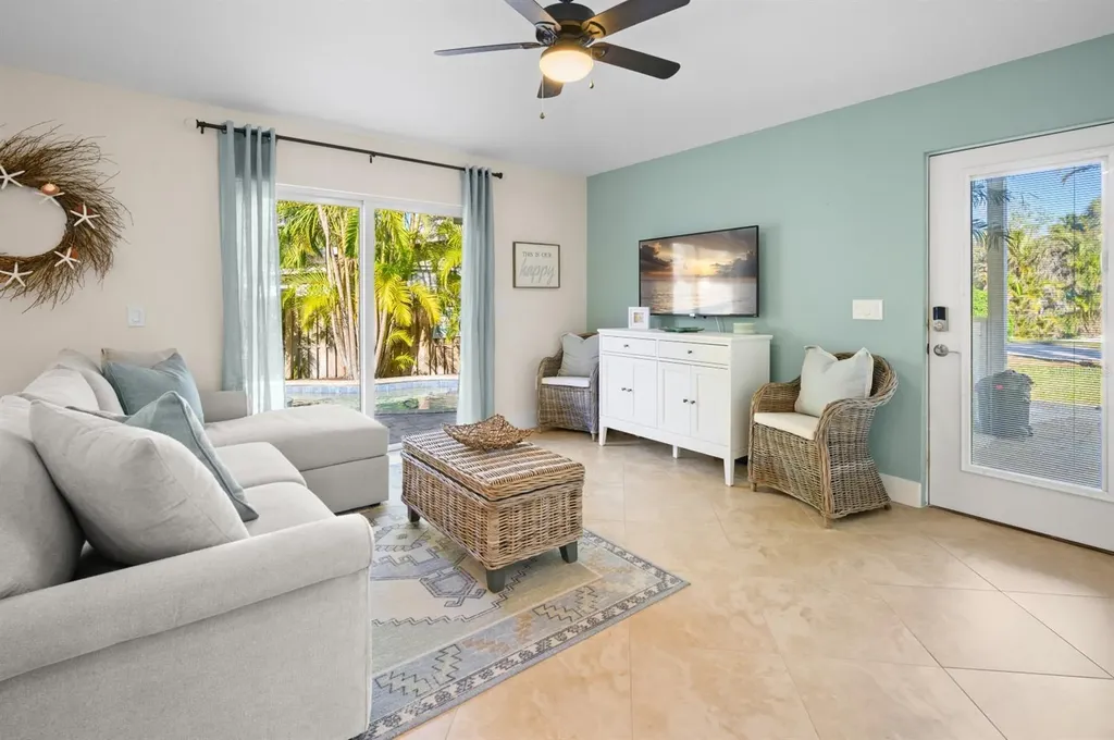 5608 Holmes Boulevard Holmes Beach FL 34217