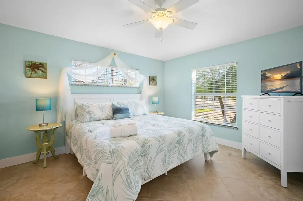 5608 Holmes Boulevard Holmes Beach FL 34217
