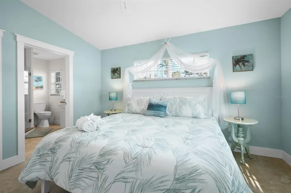 5608 Holmes Boulevard Holmes Beach FL 34217