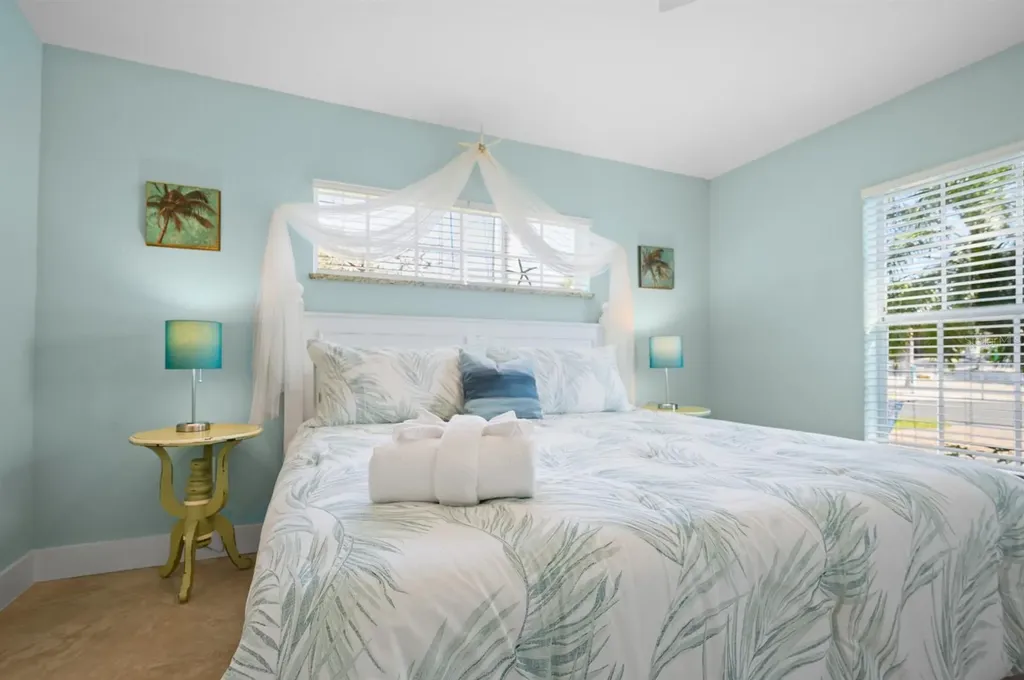 5608 Holmes Boulevard Holmes Beach FL 34217