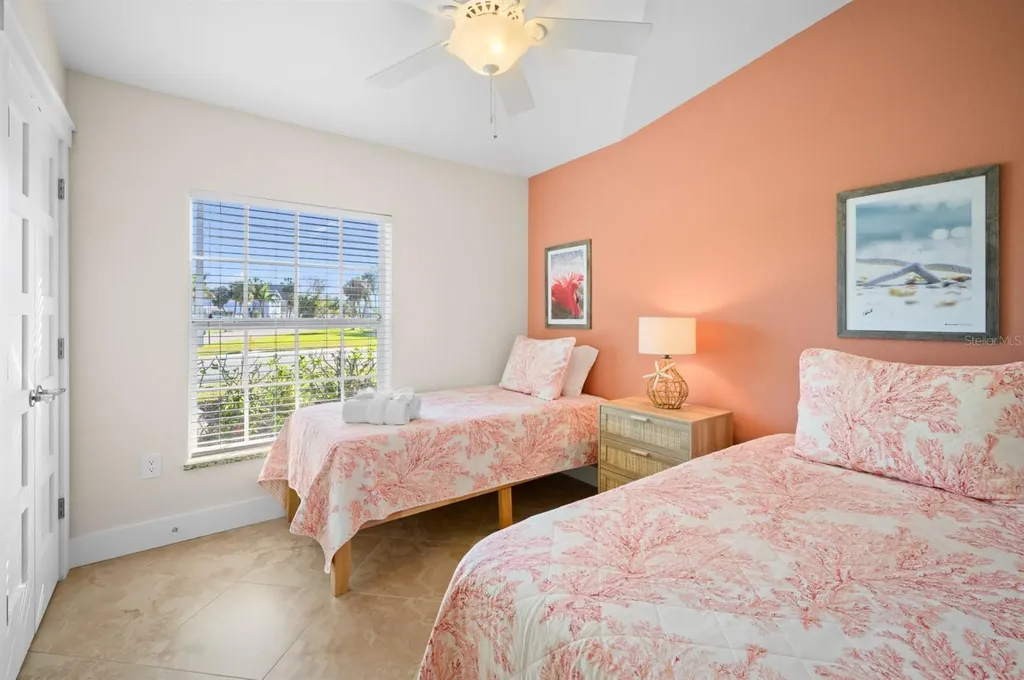 5608 Holmes Boulevard Holmes Beach FL 34217