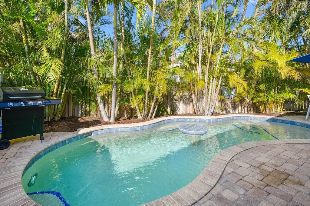 5608 Holmes Boulevard Holmes Beach FL 34217