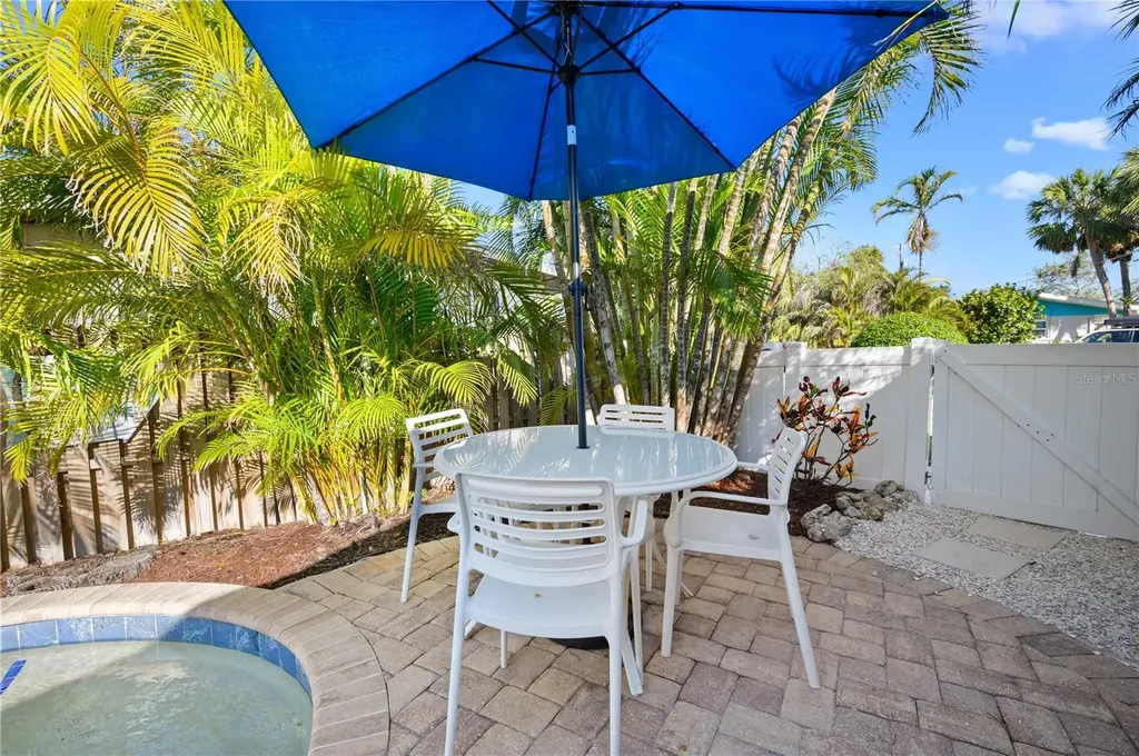 5608 Holmes Boulevard Holmes Beach FL 34217