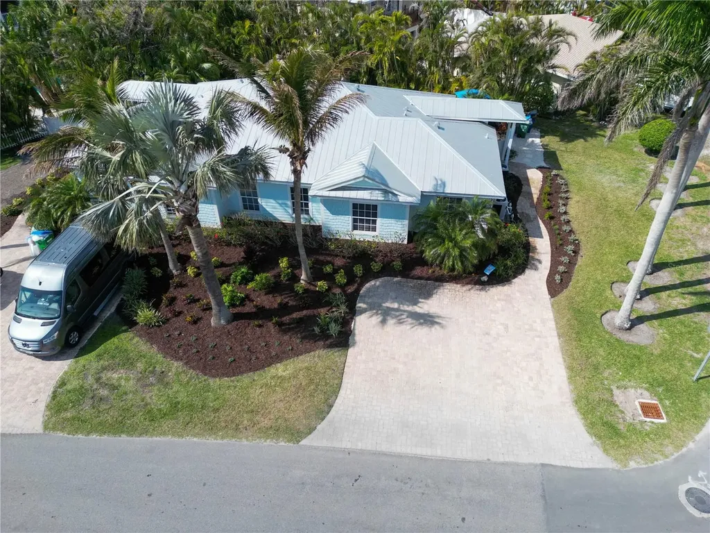 5608 Holmes Boulevard Holmes Beach FL 34217