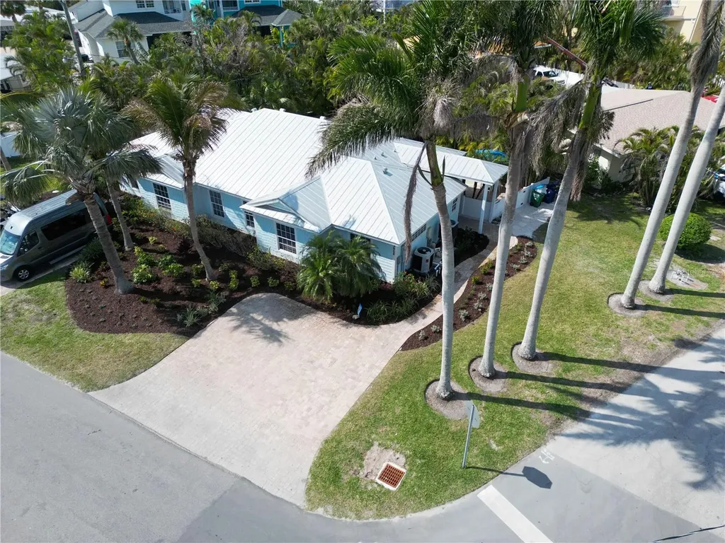 5608 Holmes Boulevard Holmes Beach FL 34217