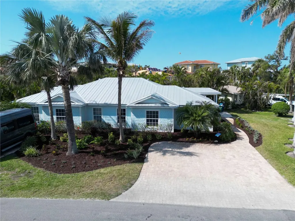 5608 Holmes Boulevard Holmes Beach FL 34217