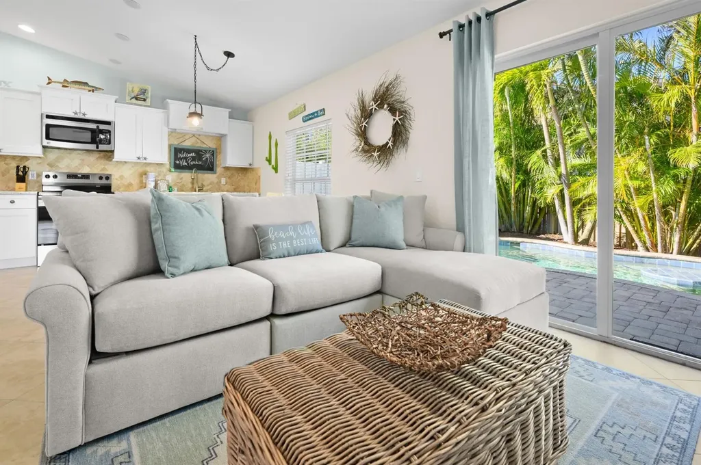 5608 Holmes Boulevard Holmes Beach FL 34217