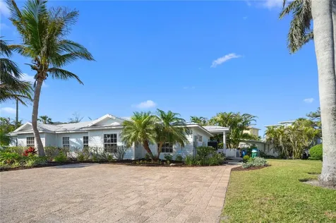 5608 Holmes Boulevard Holmes Beach FL 34217