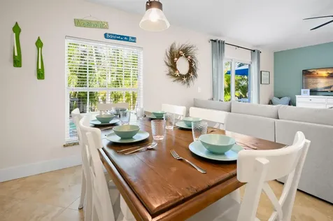 5608 Holmes Boulevard Holmes Beach FL 34217