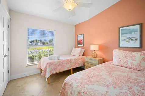 5608 Holmes Boulevard Holmes Beach FL 34217