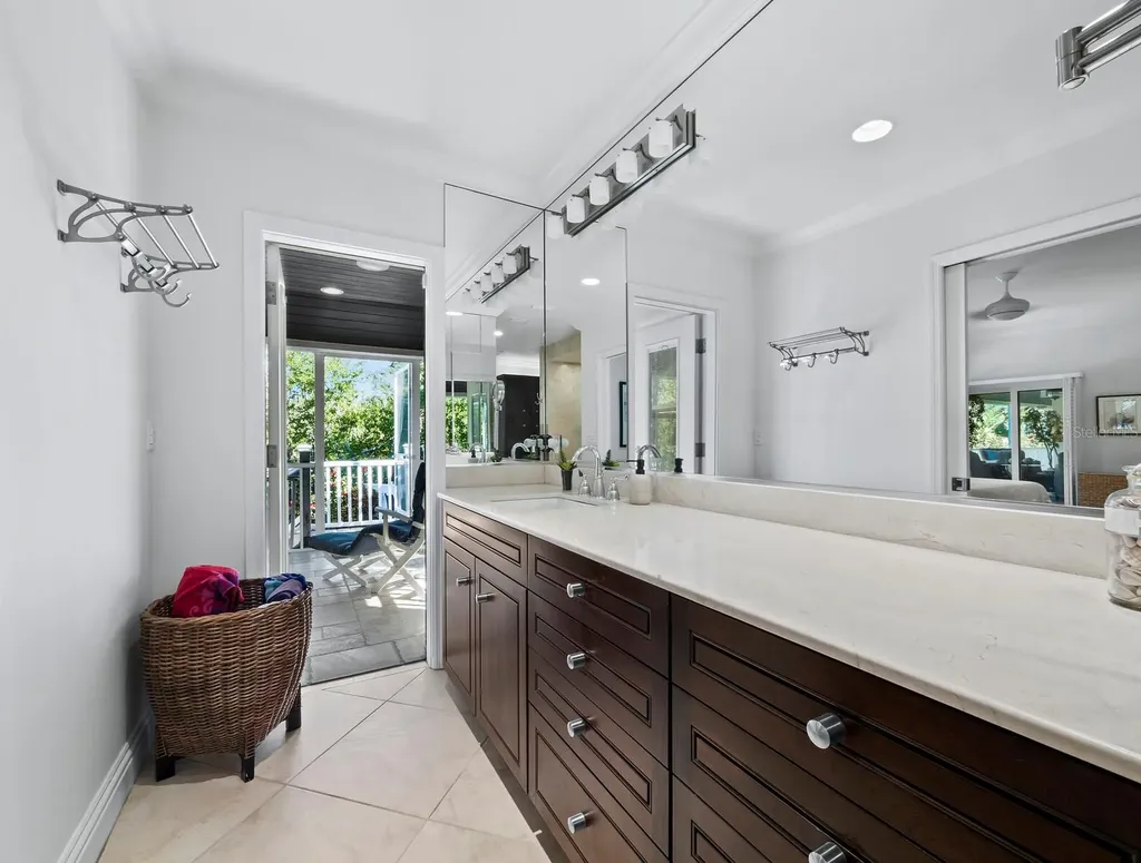 3322 Bayou Road Longboat Key FL 34228