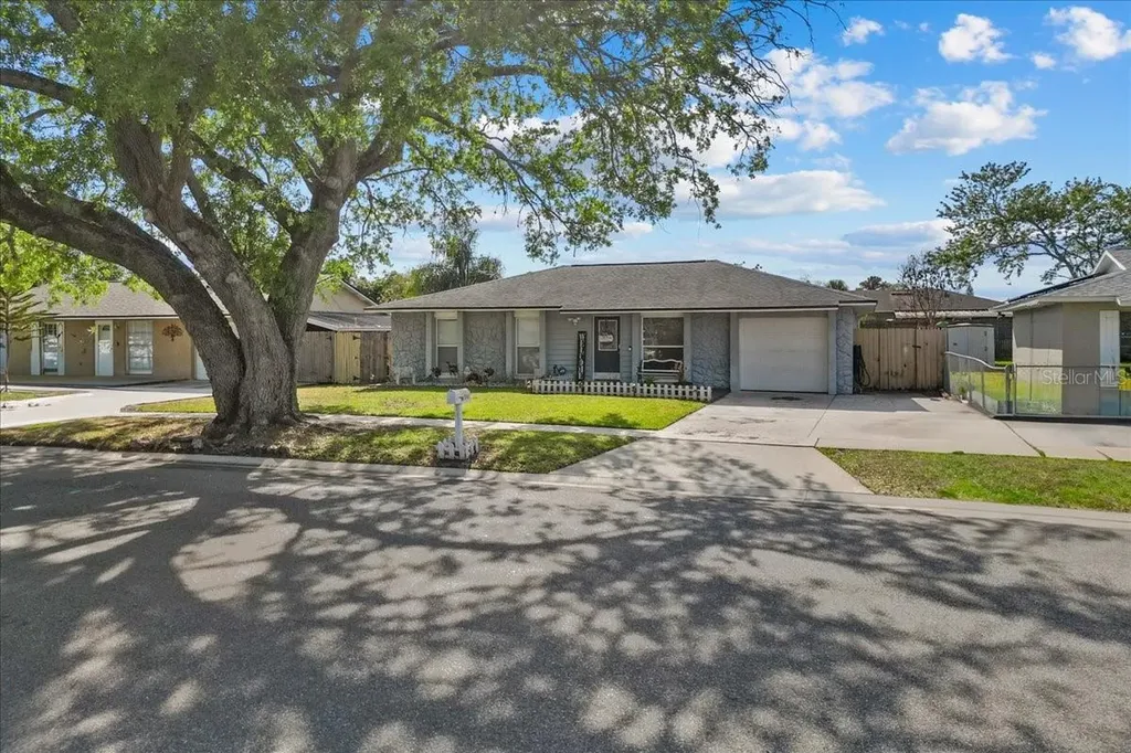 3840 Cedarwaxwing Avenue Orlando FL 32822
