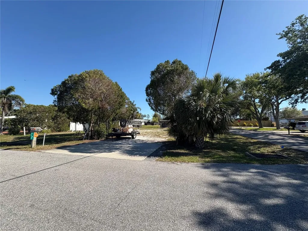 2104 Inner Cass Circle Sarasota FL 34231