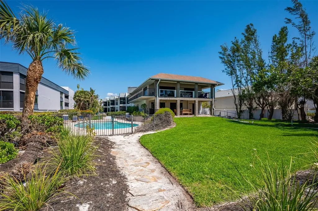 5125 Gulf Of Mexico Drive Longboat Key FL 34228