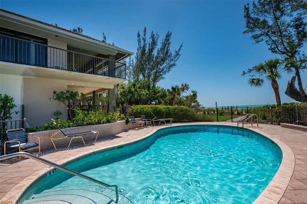 5125 Gulf Of Mexico Drive Longboat Key FL 34228