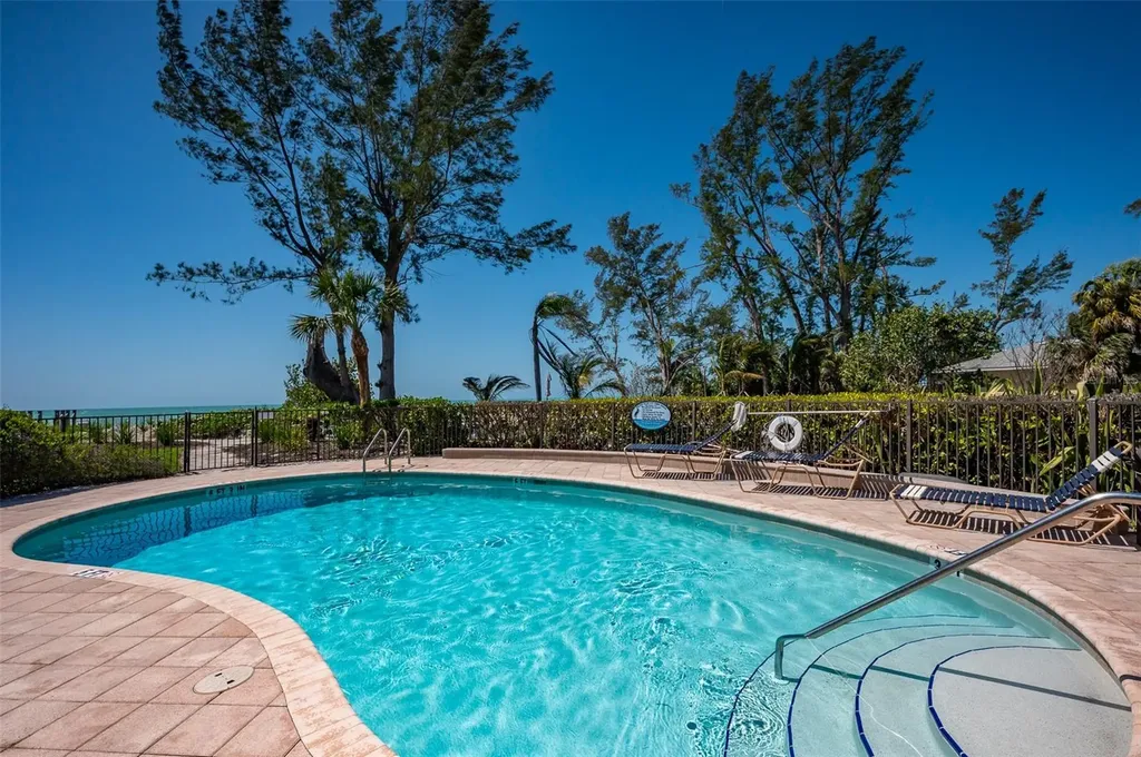 5125 Gulf Of Mexico Drive Longboat Key FL 34228