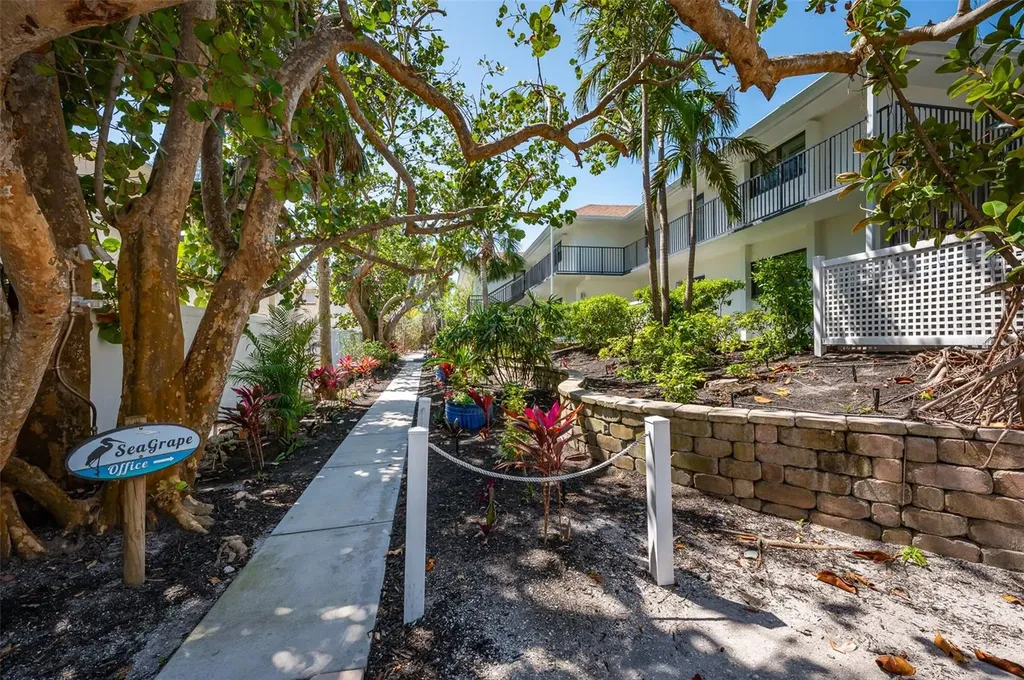 5125 Gulf Of Mexico Drive Longboat Key FL 34228