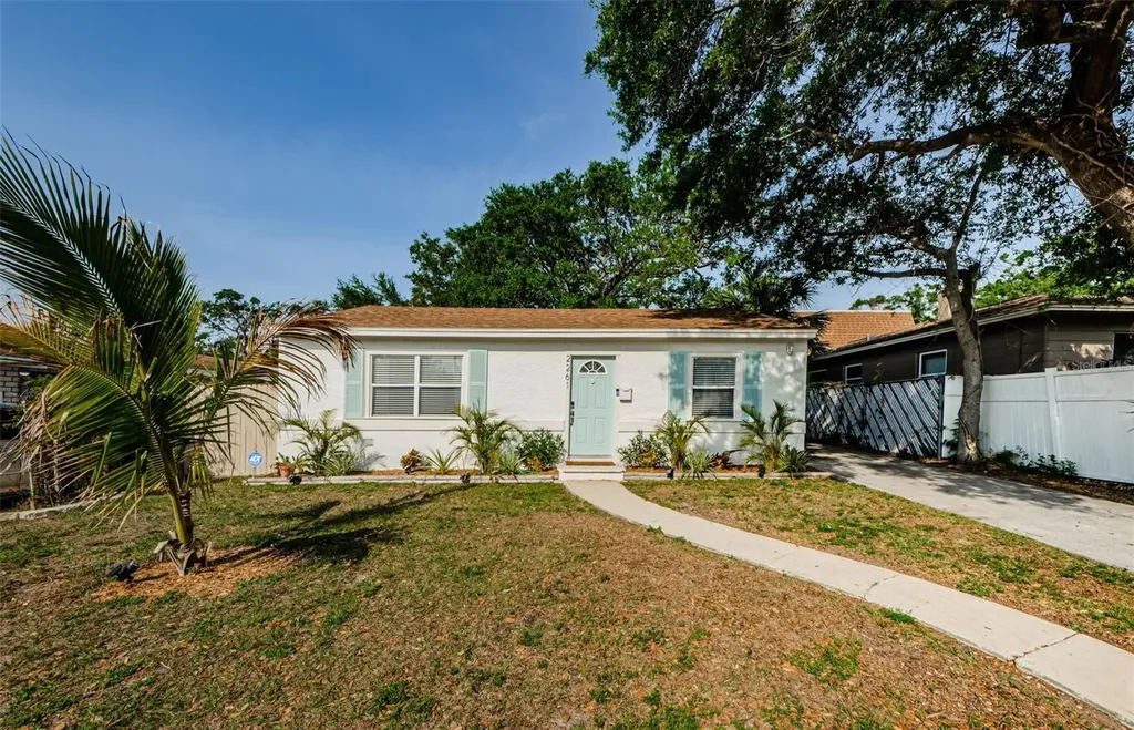 2261 Queen Street S St Petersburg FL 33712
