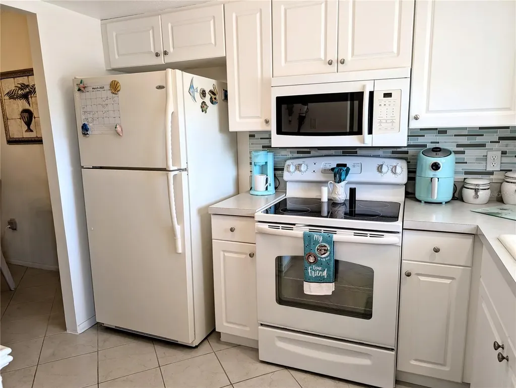 3660 Lake Bayshore Drive Bradenton FL 34205