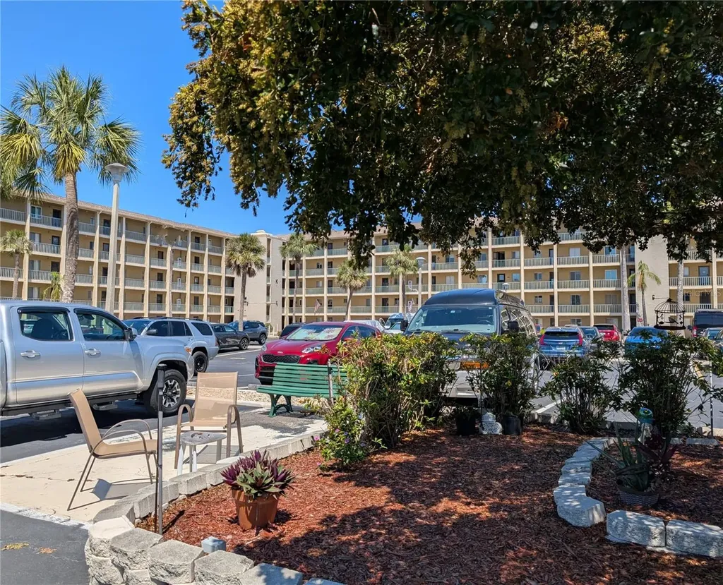 3660 Lake Bayshore Drive Bradenton FL 34205