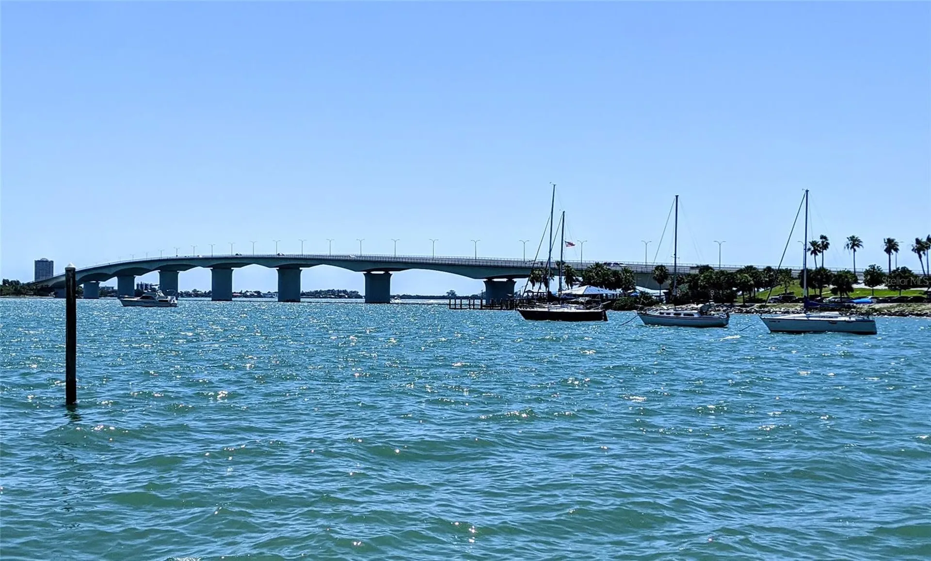 3660 Lake Bayshore Drive Bradenton FL 34205