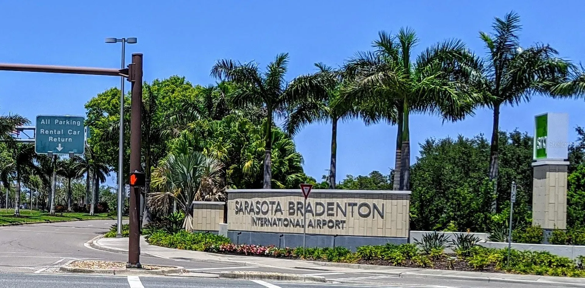 3660 Lake Bayshore Drive Bradenton FL 34205
