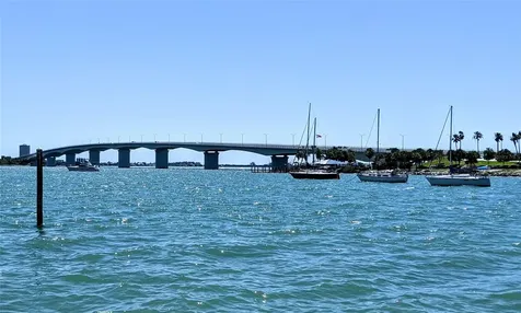 3660 Lake Bayshore Drive Bradenton FL 34205