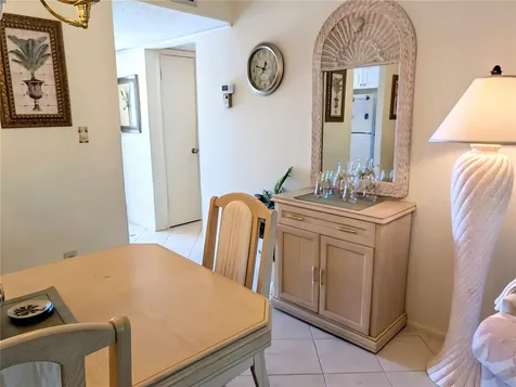 3660 Lake Bayshore Drive Bradenton FL 34205