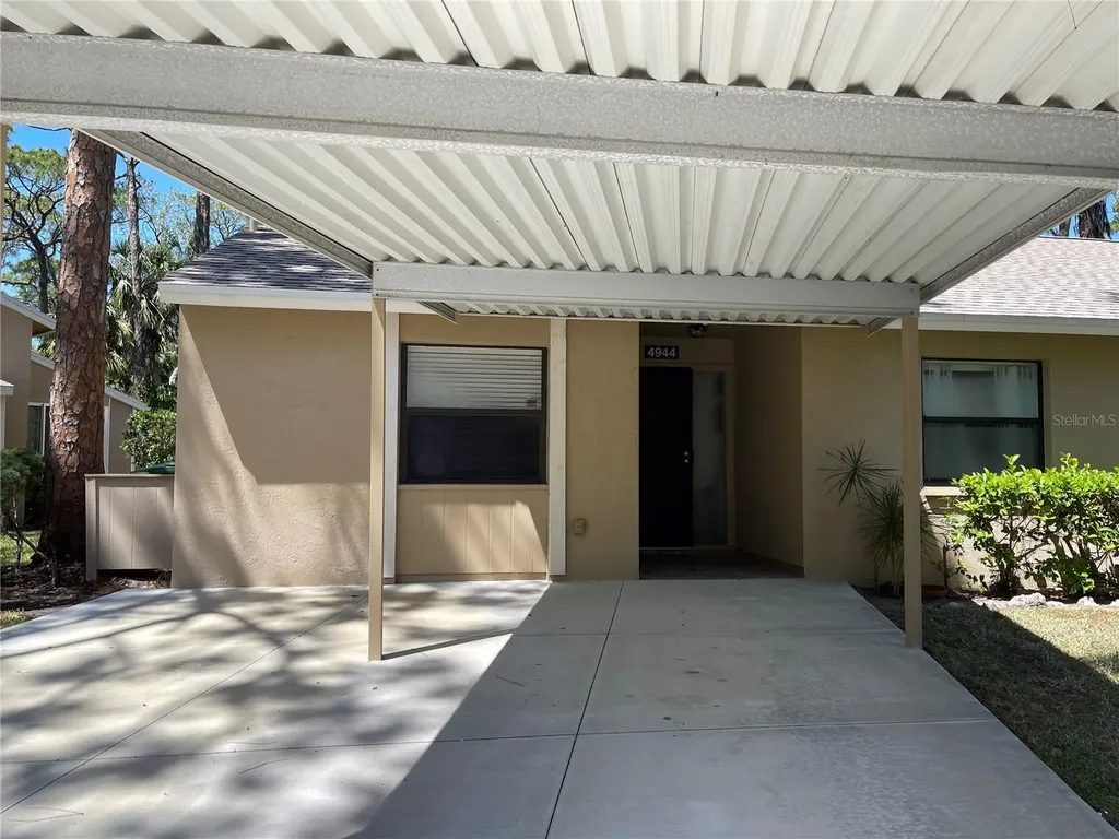 4944 Village Gardens Drive Sarasota FL 34234