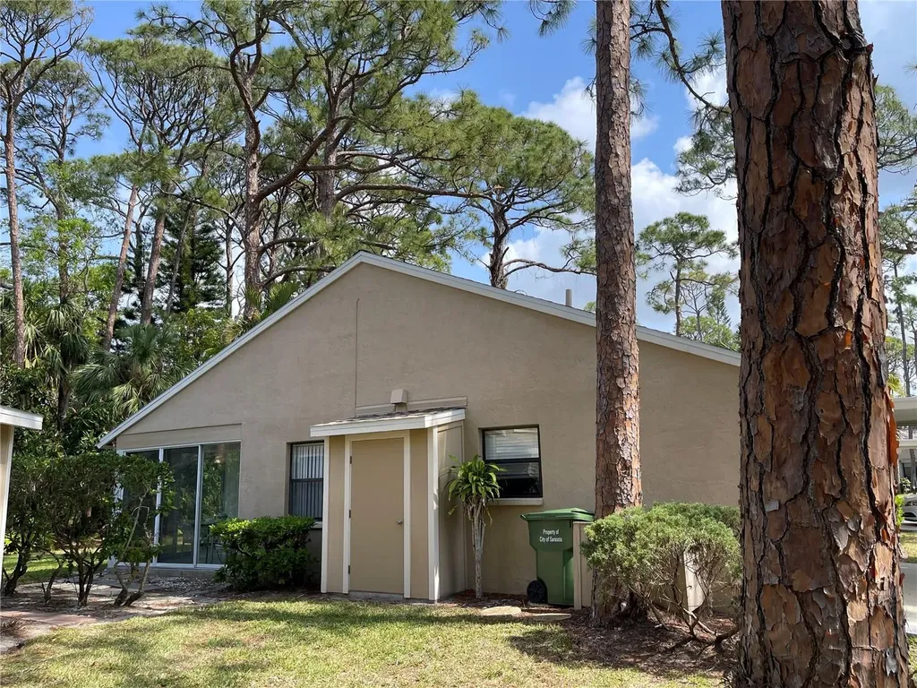4944 Village Gardens Drive Sarasota FL 34234