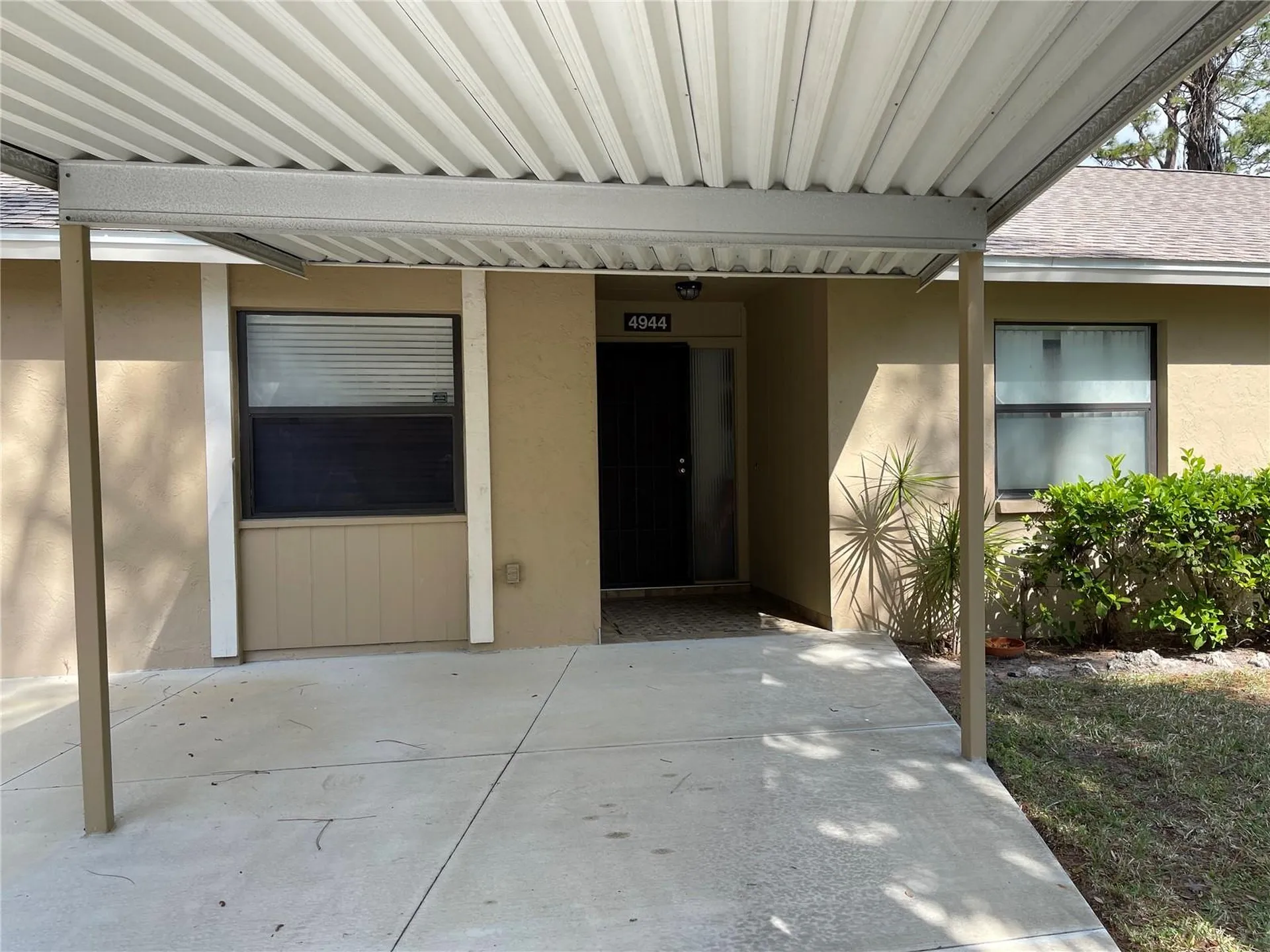 4944 Village Gardens Drive Sarasota FL 34234