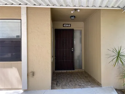 4944 Village Gardens Drive Sarasota FL 34234