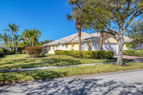 8851 Etera Drive Sarasota FL 34238