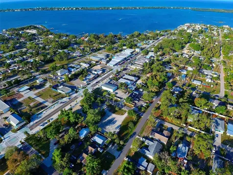 348 W Dearborn Street Englewood FL 34223