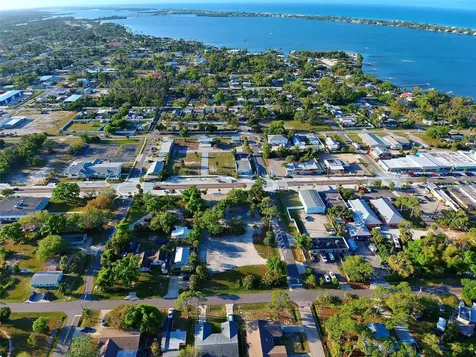 348 W Dearborn Street Englewood FL 34223