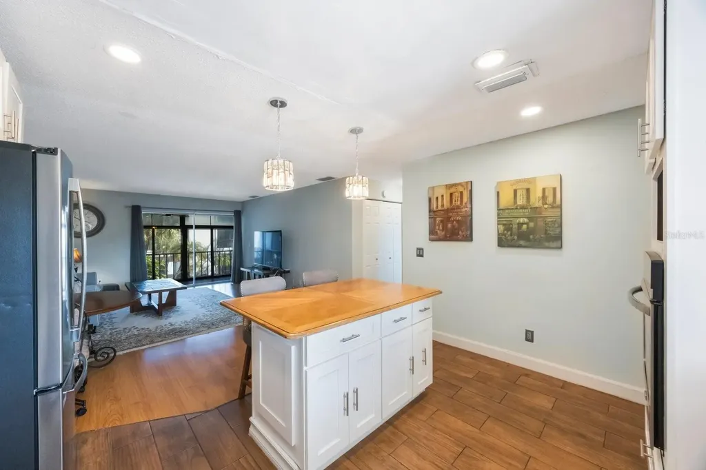 215 Valencia Boulevard Belleair Bluffs FL 33770