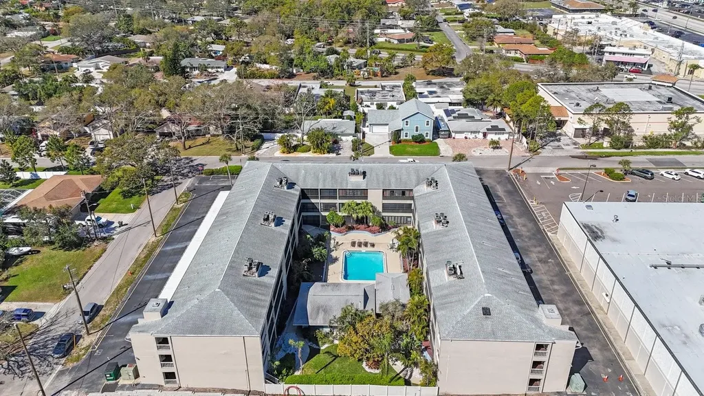 215 Valencia Boulevard Belleair Bluffs FL 33770