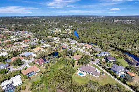 1284 Sorrento Woods Boulevard Nokomis FL 34275